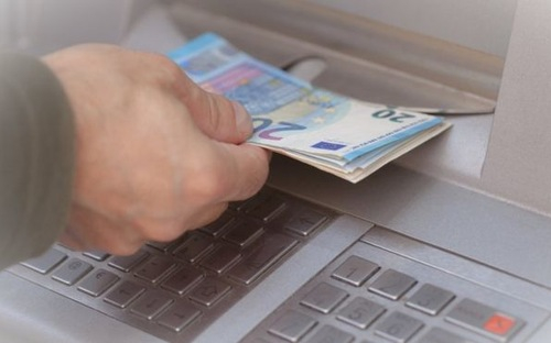 Mã độc khiến ATM đồng loạt “phun” tiền